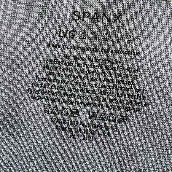 SPANX Look At Me Now Cropped Leggings - Picture 9 of 13